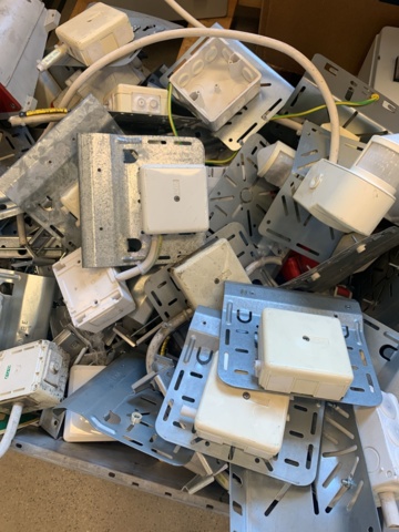 1035176-4 Elartiklar, ventilationsslang på pall