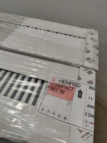 1082500-4 24 radiators Henrad Compact All In 22 400x1200 mm