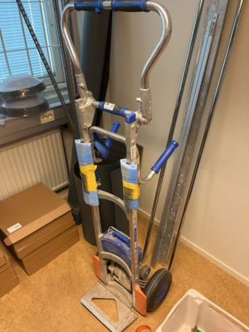 1085710-4 Stair climber Lift car