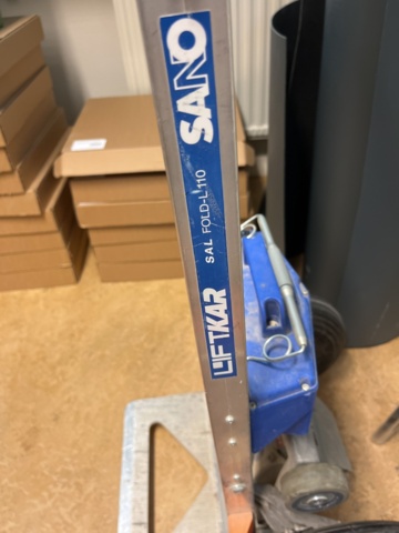 1085710-7 Stair climber Lift car