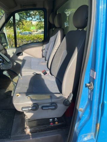 1085731-29 Renault Master Chassis Cab 3.5 T 2.5 dCi Manual, 115hp, 2001 Subject to repair