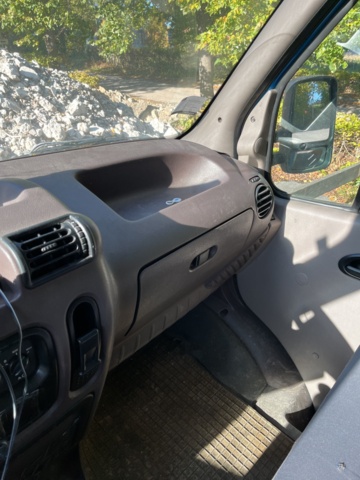 1085731-32 Renault Master Chassis Cab 3.5 T 2.5 dCi Manual, 115hp, 2001 Subject to repair