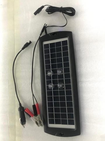 1104693-1 Solar-powered maintenance charger for 12 Volt batteries 2pk