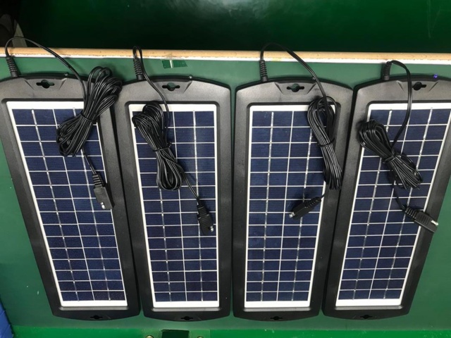 1104693-2 Solar-powered maintenance charger for 12 Volt batteries 2pk