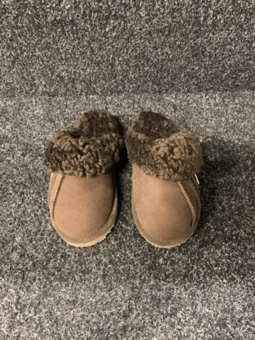 1083871-2 Fårskinnstofflor Darling brown, strl 35