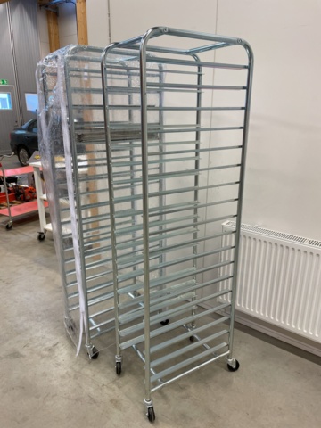 998829-2 2 st Kantinvagnar med plåtar