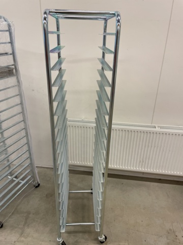 998829-3 2 st Kantinvagnar med plåtar