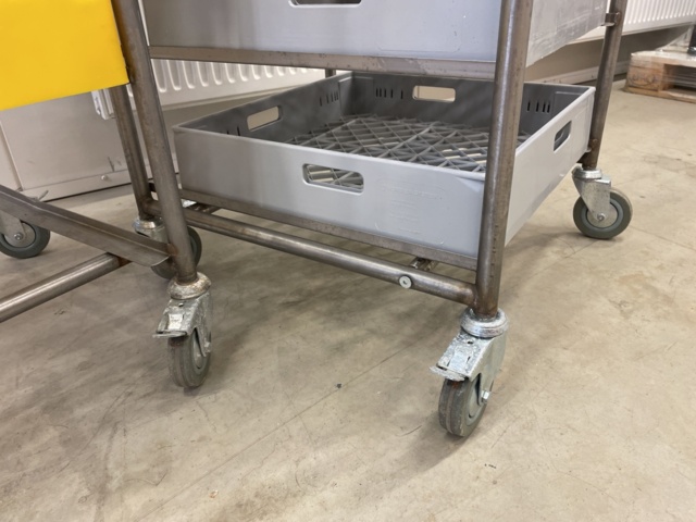 998832-4 2 st Diskvagnar samt korgar