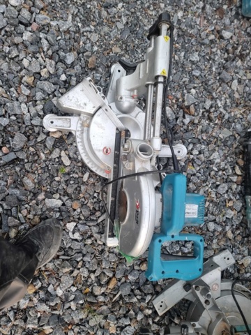 824980-4 Makita angle cutter and tiger saw etc