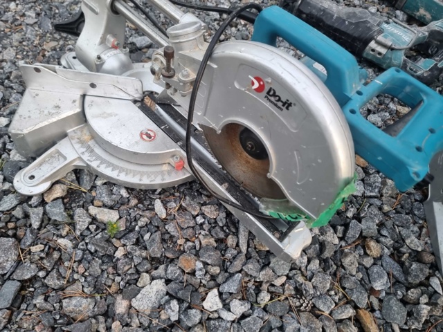 824980-7 Makita angle cutter and tiger saw etc