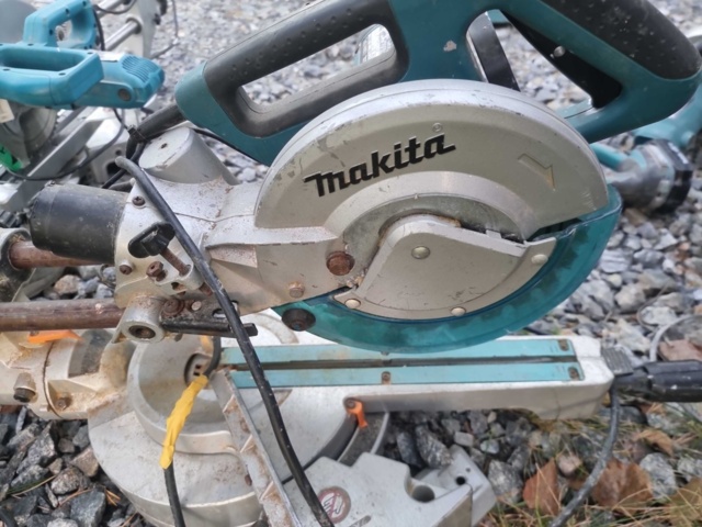 824980-12 Makita angle cutter and tiger saw etc