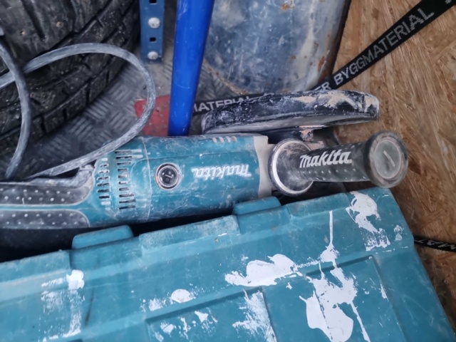 824980-17 Makita angle cutter and tiger saw etc