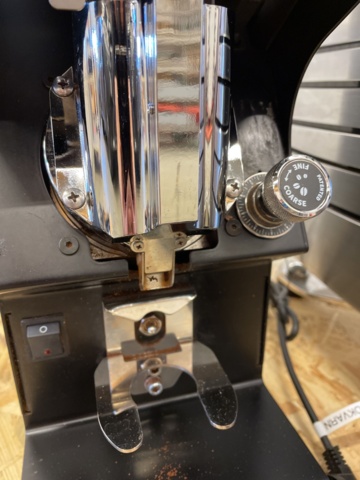 998834-19 Espresso machine Victoria & Espresso grinder Mythos