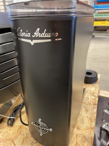 998834-23 Espresso machine Victoria & Espresso grinder Mythos