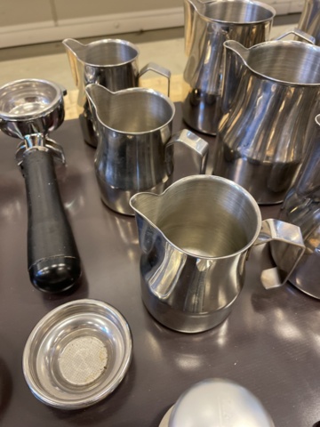 998834-33 Espresso machine Victoria & Espresso grinder Mythos