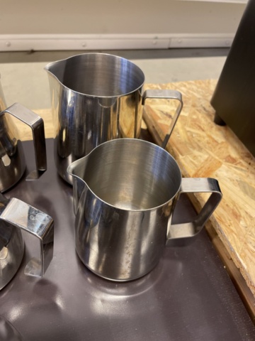 998834-35 Espresso machine Victoria & Espresso grinder Mythos