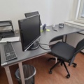 956352-1 Office space including 2 screens