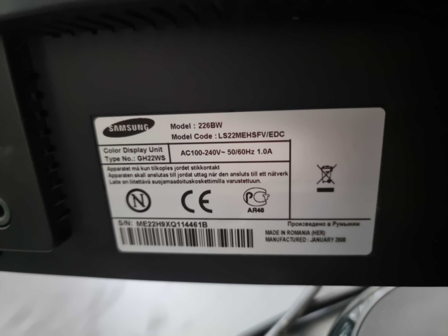 956352-2 Office space including 2 screens