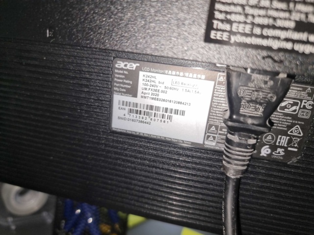 956352-3 Office space including 2 screens