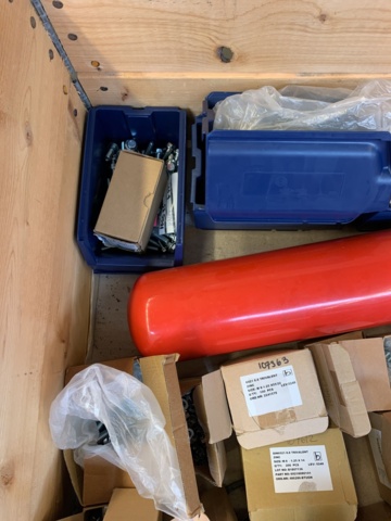 1035206-2 Skruv bultar och muttrar ett parti