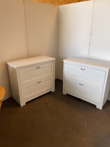 1069223-1 2 white chests of drawers approx. 108x53x90 cm