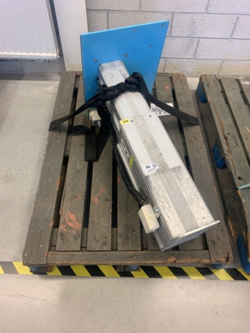 1035222-1 Elektrisk lyftpelare för industribord