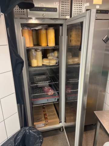 1052445-2 Kylskåp Gram