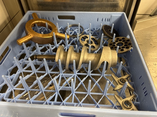 1052466-4 Meat grinder KT LM-98/P