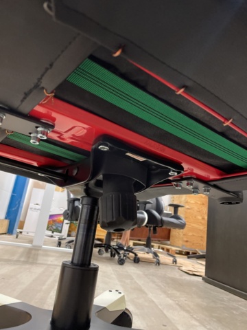 1049656-8 Gaming chair in leather DXRACER, 1 piece