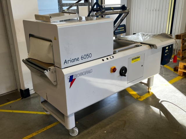1105476-15 Semi-automatic shrink wrap machine/ packing machine - Robopac Ariane 6050