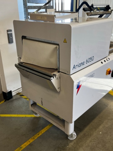 1105476-16 Semi-automatic shrink wrap machine/ packing machine - Robopac Ariane 6050