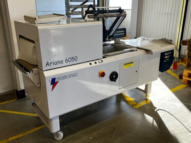 1105476-3 Semi-automatic shrink wrap machine/ packing machine - Robopac Ariane 6050