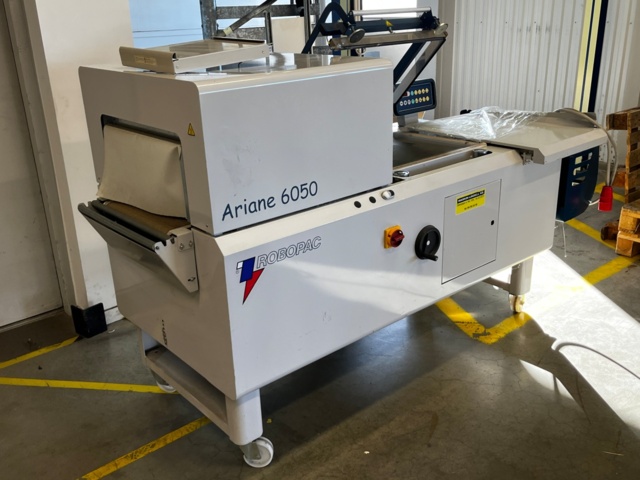 1105476-4 Semi-automatic shrink wrap machine/ packing machine - Robopac Ariane 6050