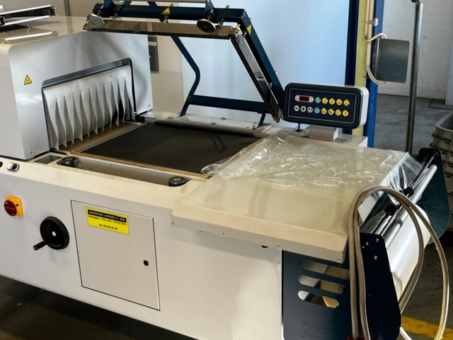 1105476-11 Semi-automatic shrink wrap machine/ packing machine - Robopac Ariane 6050