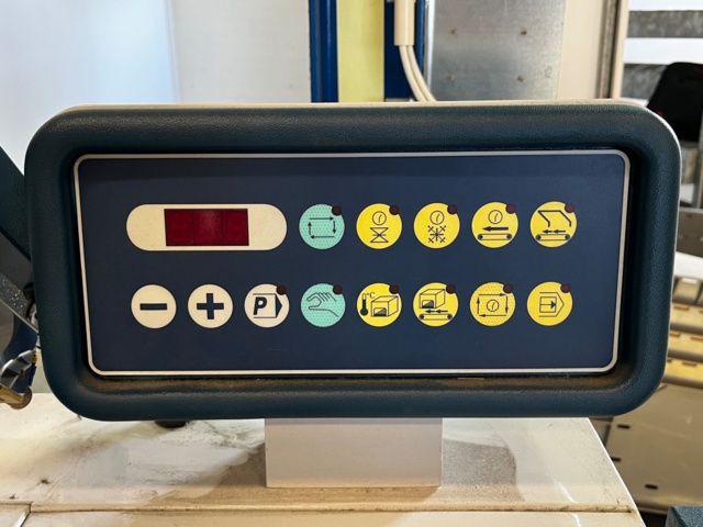 1105476-10 Semi-automatic shrink wrap machine/ packing machine - Robopac Ariane 6050