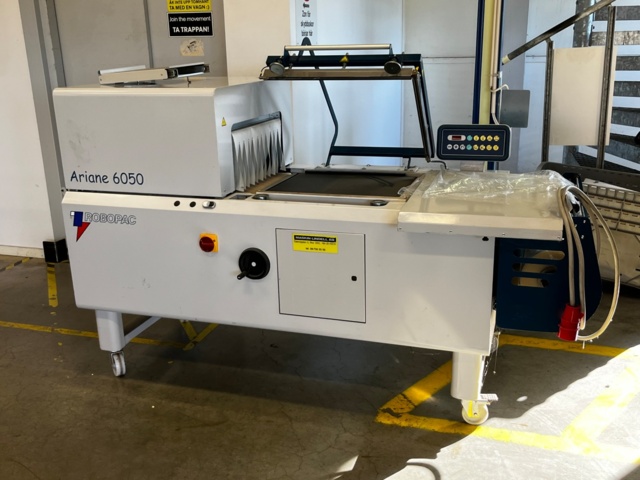 1105476-2 Semi-automatic shrink wrap machine/ packing machine - Robopac Ariane 6050