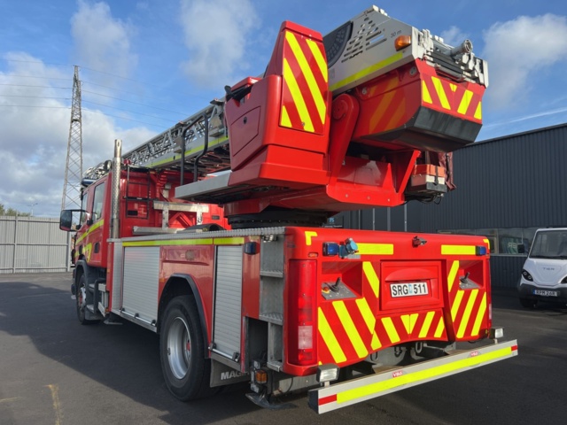 1051225-3 Step car Scania P114GB4X2NB340 -2002 177578.7 km Repair object