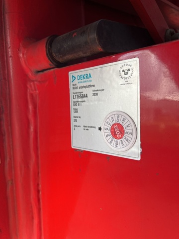 1051225-18 Step car Scania P114GB4X2NB340 -2002 177578.7 km Repair object