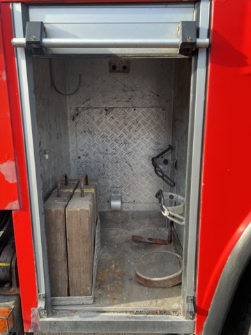 1051225-20 Step car Scania P114GB4X2NB340 -2002 177578.7 km Repair object