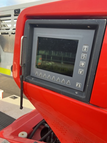 1051225-27 Step car Scania P114GB4X2NB340 -2002 177578.7 km Repair object