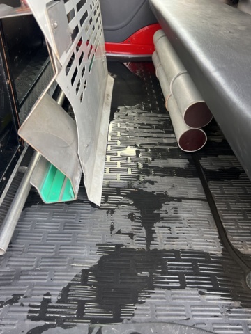 1051225-31 Step car Scania P114GB4X2NB340 -2002 177578.7 km Repair object