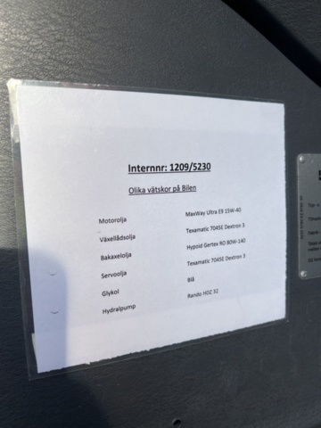 1051225-38 Step car Scania P114GB4X2NB340 -2002 177578.7 km Repair object