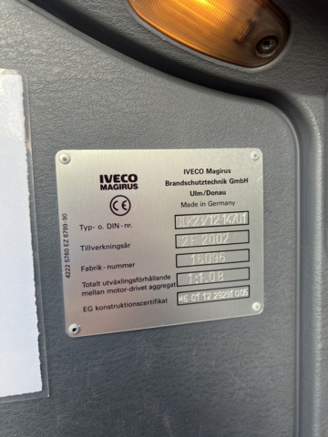 1051225-39 Step car Scania P114GB4X2NB340 -2002 177578.7 km Repair object