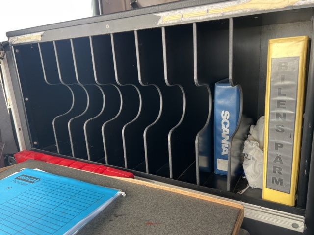 1051225-46 Step car Scania P114GB4X2NB340 -2002 177578.7 km Repair object