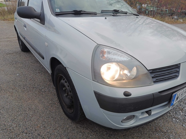 1000000-18 Renault Clio 5-door Hatchback 1.2 - 2005