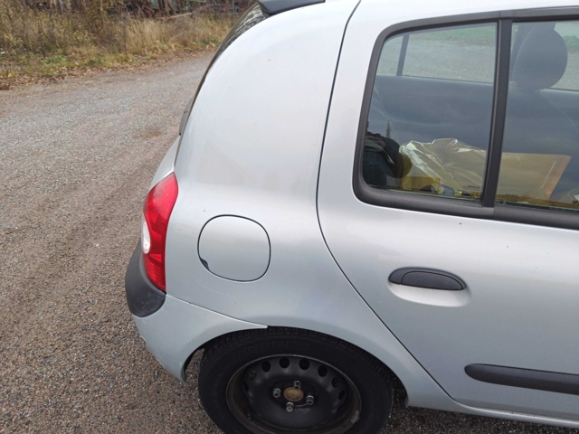 1000000-23 Renault Clio 5-door Hatchback 1.2 - 2005