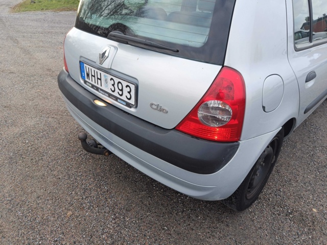1000000-25 Renault Clio 5-door Hatchback 1.2 - 2005