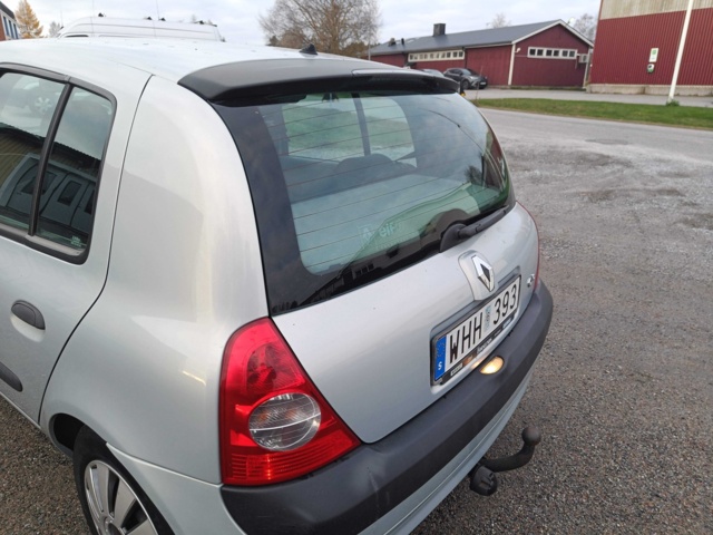 1000000-28 Renault Clio 5-door Hatchback 1.2 - 2005