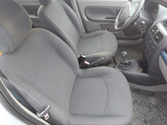 1000000-48 Renault Clio 5-door Hatchback 1.2 - 2005