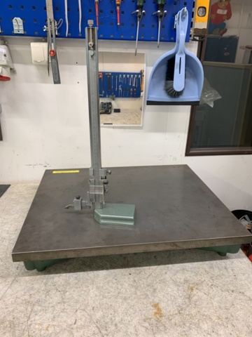 1035886-3 Workbench with flat table & tool board